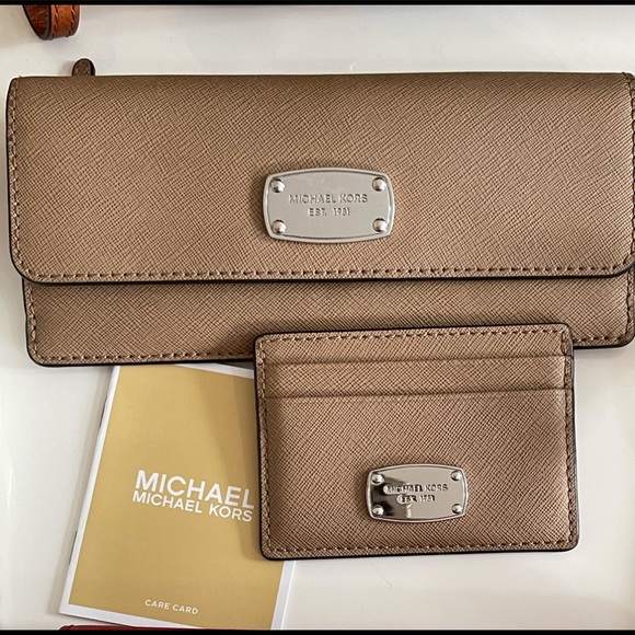 Michael Kors Handbags - Micheal Kors card holder